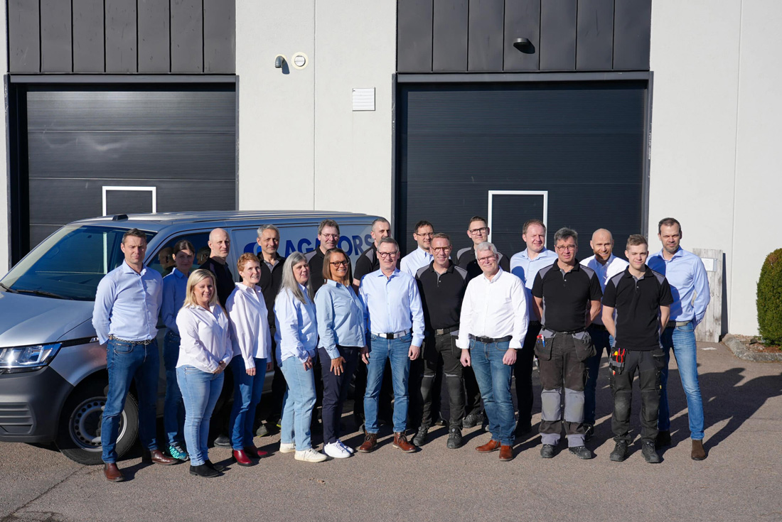 Lagafors team utanför deras lokaler